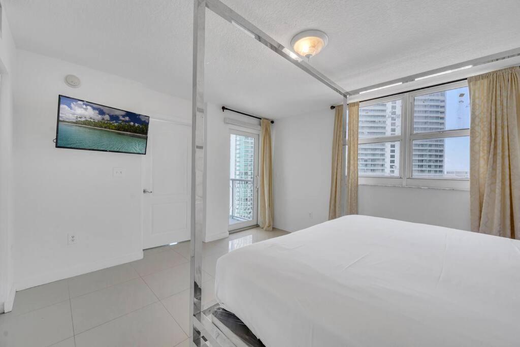 Luxurious Private Unit With Parking Lägenhet Miami Exteriör bild