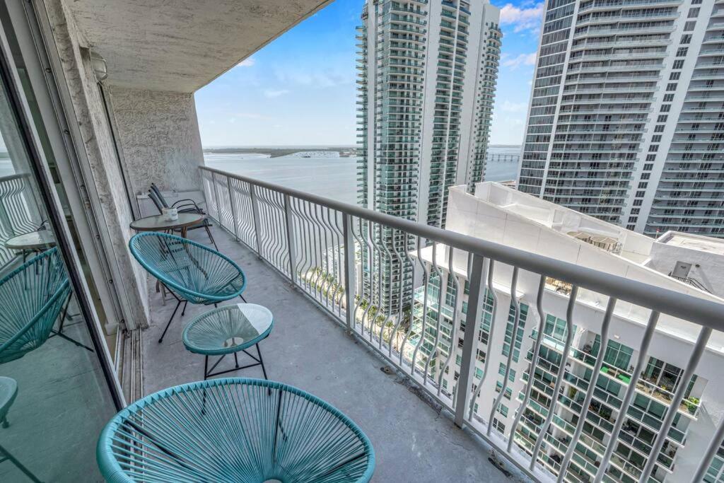 Luxurious Private Unit With Parking Lägenhet Miami Exteriör bild