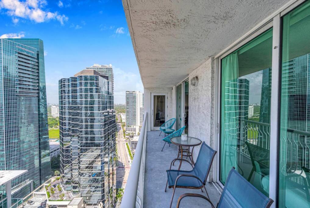Luxurious Private Unit With Parking Lägenhet Miami Exteriör bild