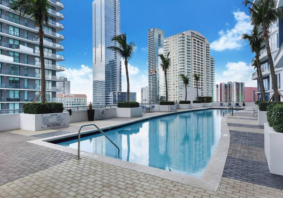 Luxurious Private Unit With Parking Lägenhet Miami Exteriör bild