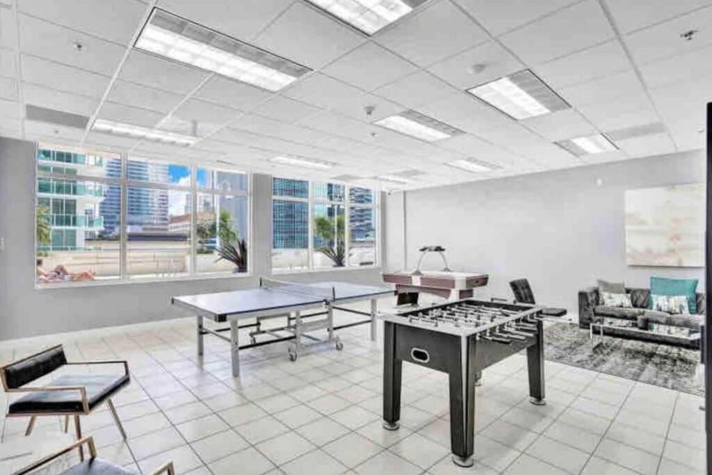 Luxurious Private Unit With Parking Lägenhet Miami Exteriör bild